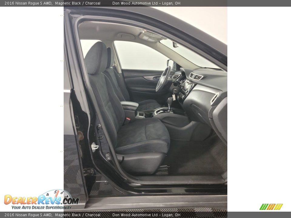 2016 Nissan Rogue S AWD Magnetic Black / Charcoal Photo #31