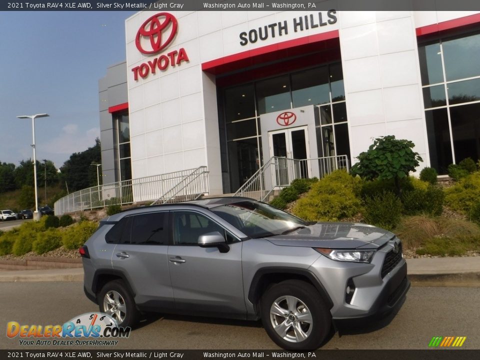 2021 Toyota RAV4 XLE AWD Silver Sky Metallic / Light Gray Photo #2