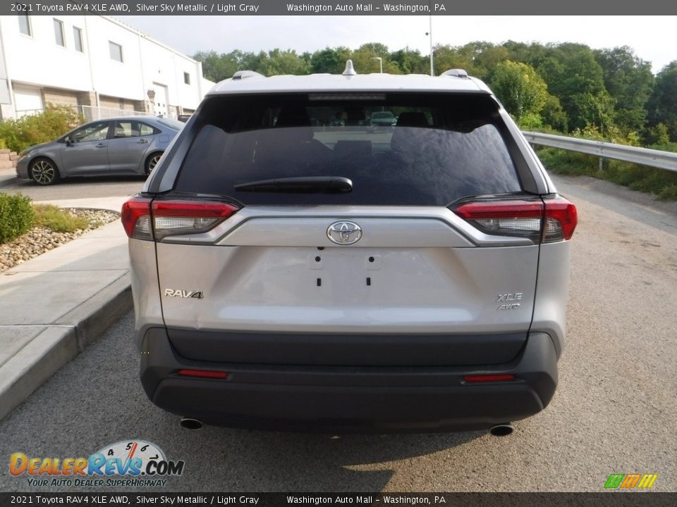 2021 Toyota RAV4 XLE AWD Silver Sky Metallic / Light Gray Photo #14