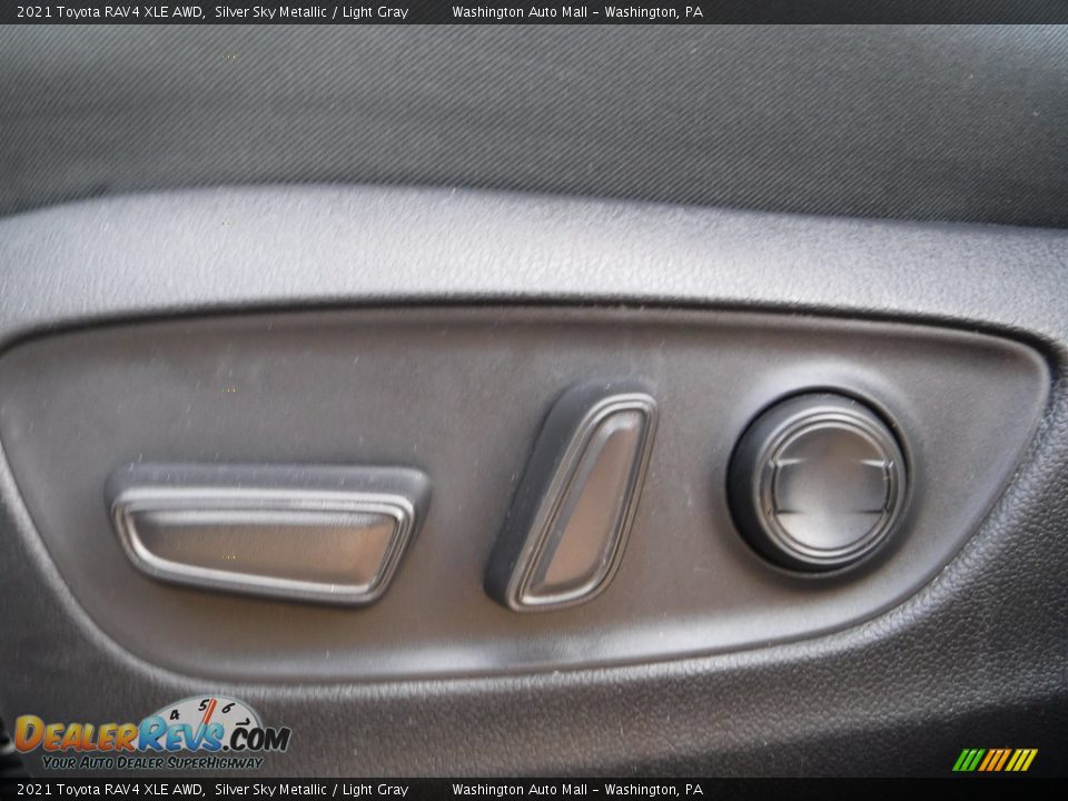 2021 Toyota RAV4 XLE AWD Silver Sky Metallic / Light Gray Photo #19