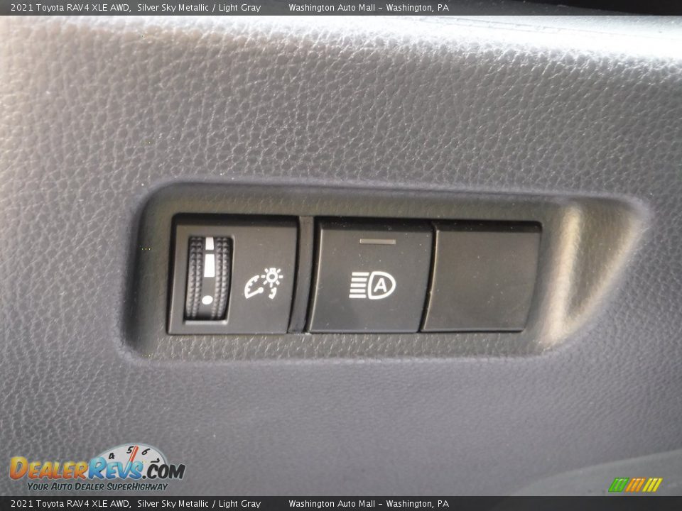 2021 Toyota RAV4 XLE AWD Silver Sky Metallic / Light Gray Photo #21
