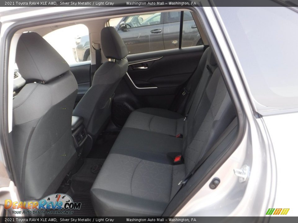 2021 Toyota RAV4 XLE AWD Silver Sky Metallic / Light Gray Photo #29
