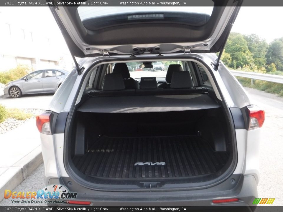 2021 Toyota RAV4 XLE AWD Silver Sky Metallic / Light Gray Photo #30