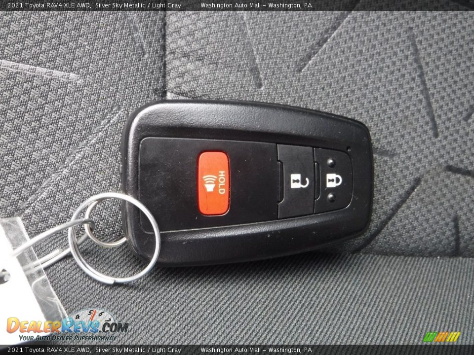 2021 Toyota RAV4 XLE AWD Silver Sky Metallic / Light Gray Photo #31