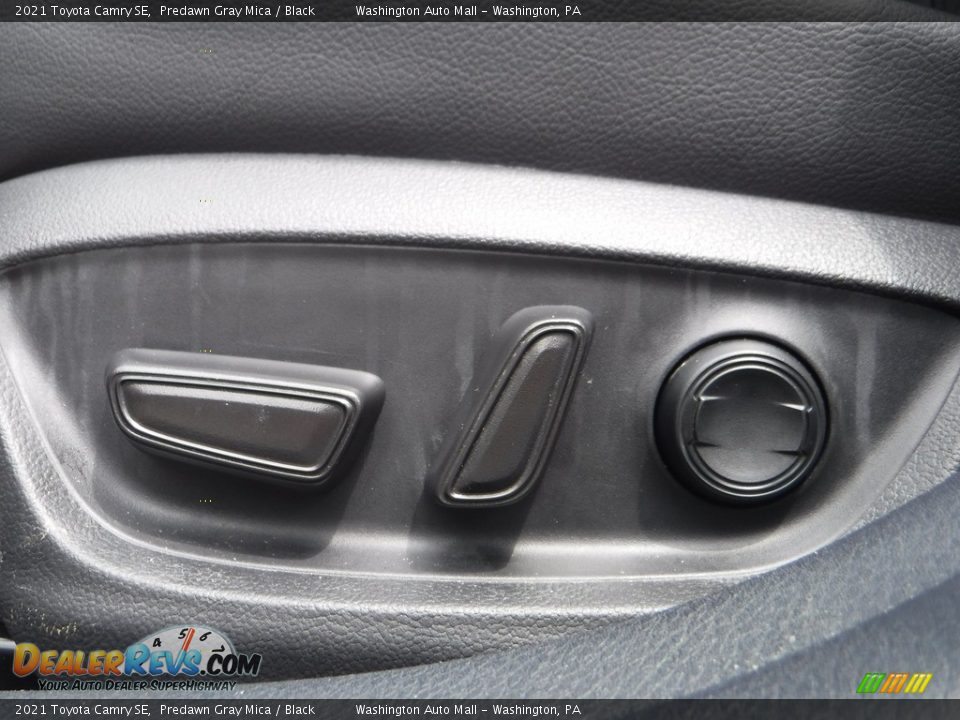 Controls of 2021 Toyota Camry SE Photo #20