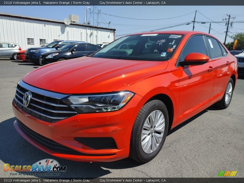 Front 3/4 View of 2019 Volkswagen Jetta S Photo #3