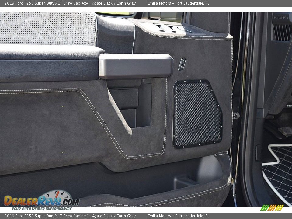 2019 Ford F250 Super Duty XLT Crew Cab 4x4 Agate Black / Earth Gray Photo #33