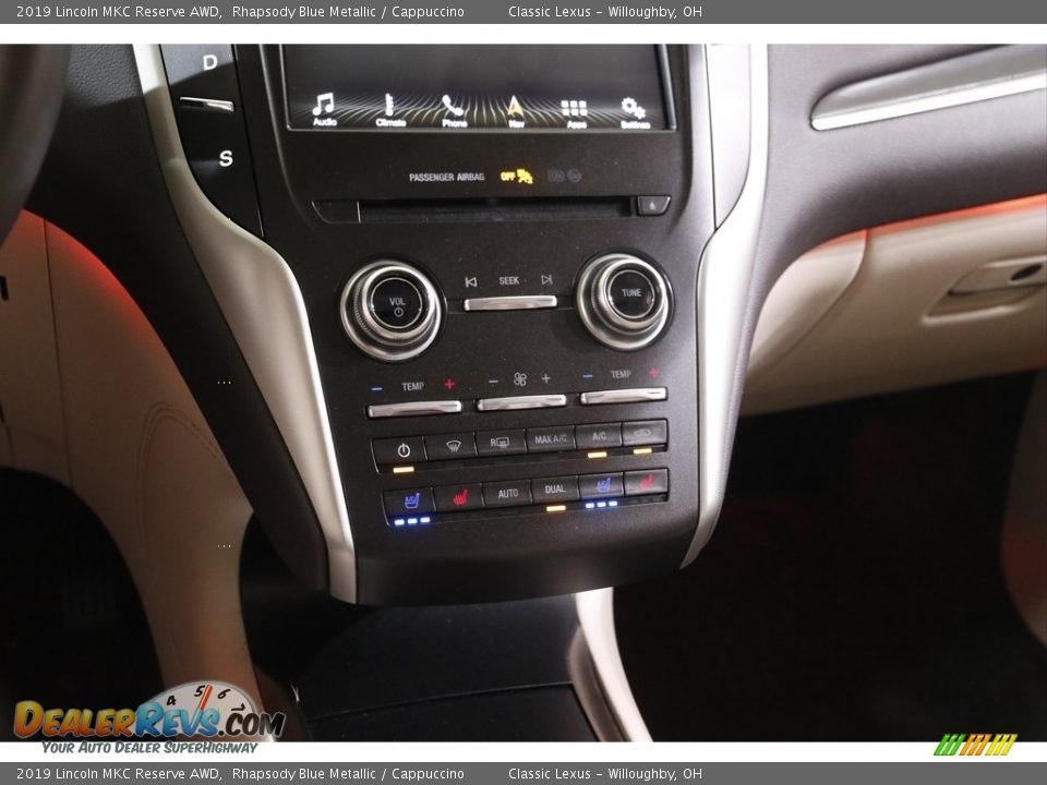 Controls of 2019 Lincoln MKC Reserve AWD Photo #15