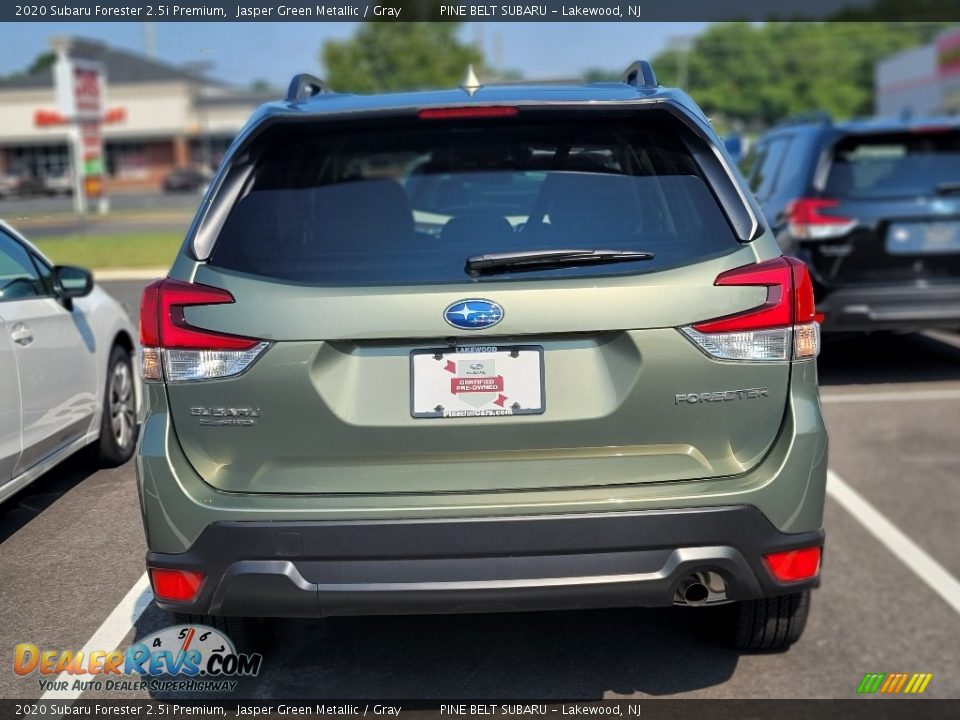 2020 Subaru Forester 2.5i Premium Jasper Green Metallic / Gray Photo #3