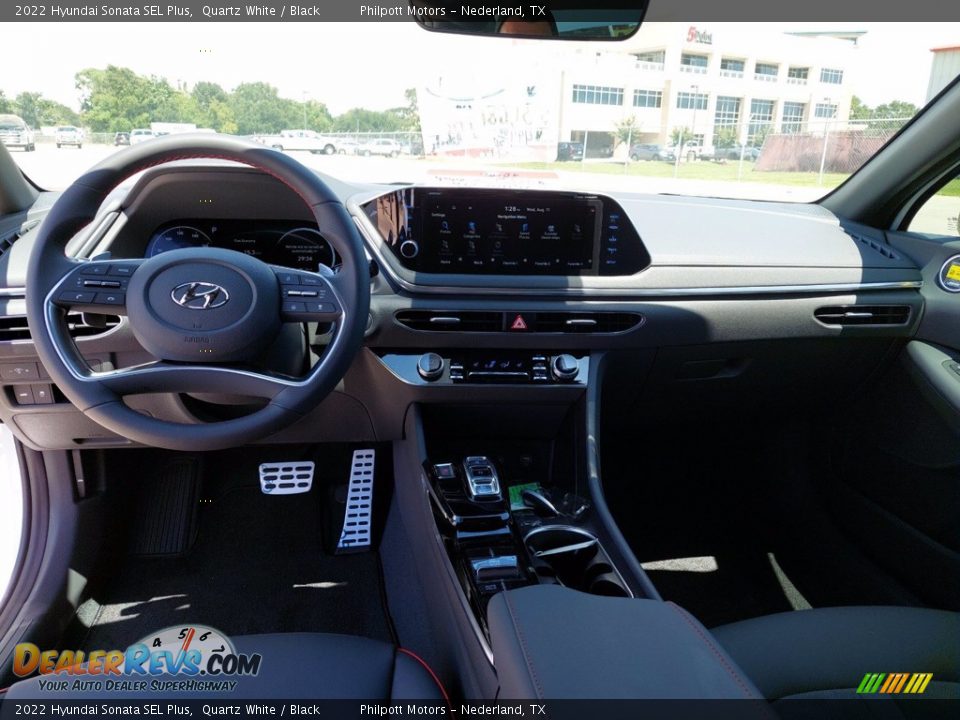 Dashboard of 2022 Hyundai Sonata SEL Plus Photo #11