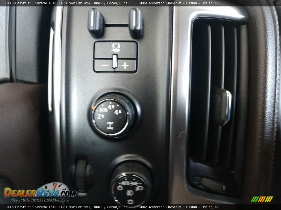 Controls of 2016 Chevrolet Silverado 1500 LTZ Crew Cab 4x4 Photo #23