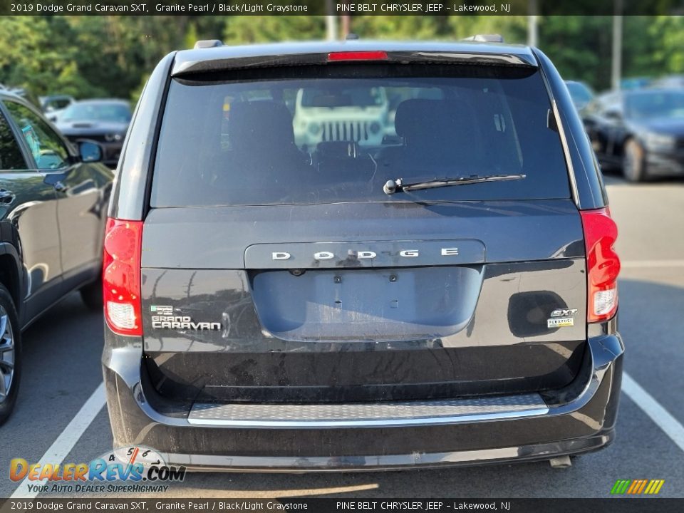 2019 Dodge Grand Caravan SXT Granite Pearl / Black/Light Graystone Photo #4