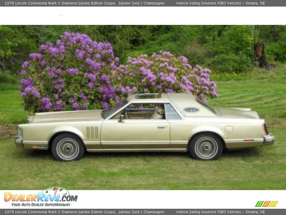 Jubilee Gold 1978 Lincoln Continental Mark V Diamond Jubilee Edition Coupe Photo #1