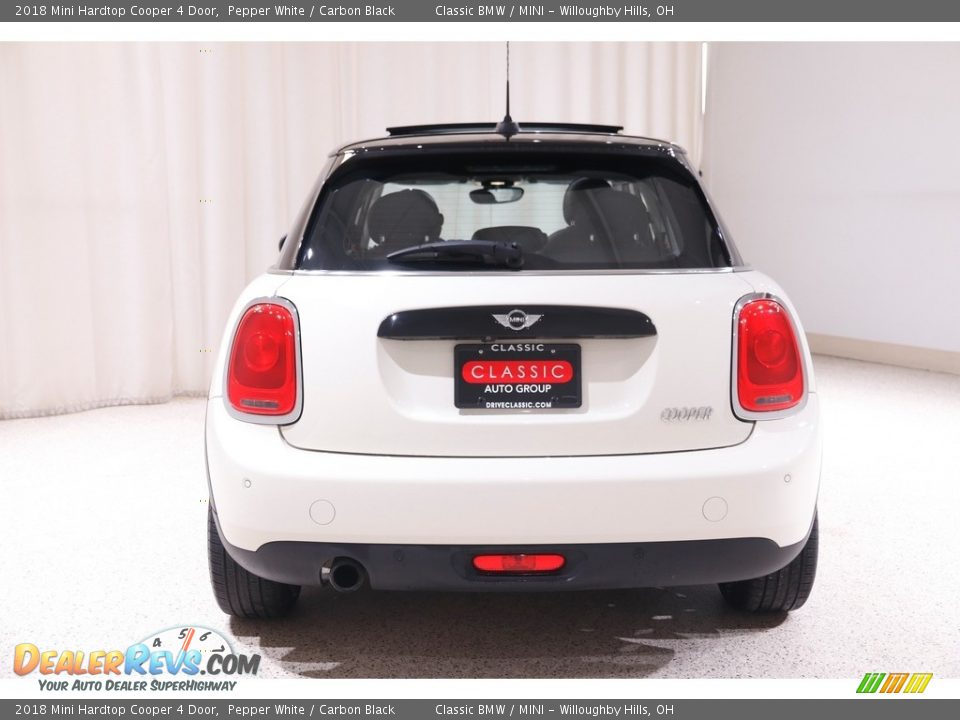 2018 Mini Hardtop Cooper 4 Door Pepper White / Carbon Black Photo #19