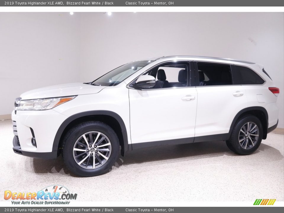 2019 Toyota Highlander XLE AWD Blizzard Pearl White / Black Photo #3