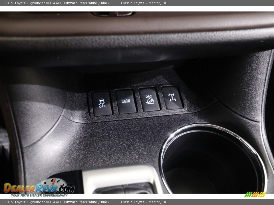 2019 Toyota Highlander XLE AWD Blizzard Pearl White / Black Photo #15