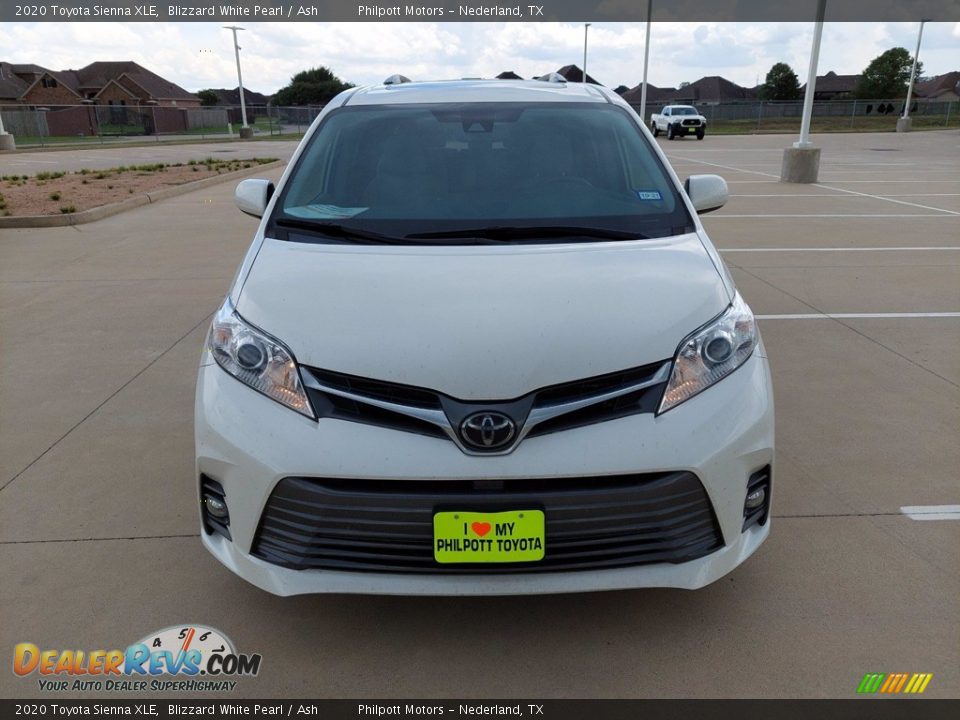 2020 Toyota Sienna XLE Blizzard White Pearl / Ash Photo #2