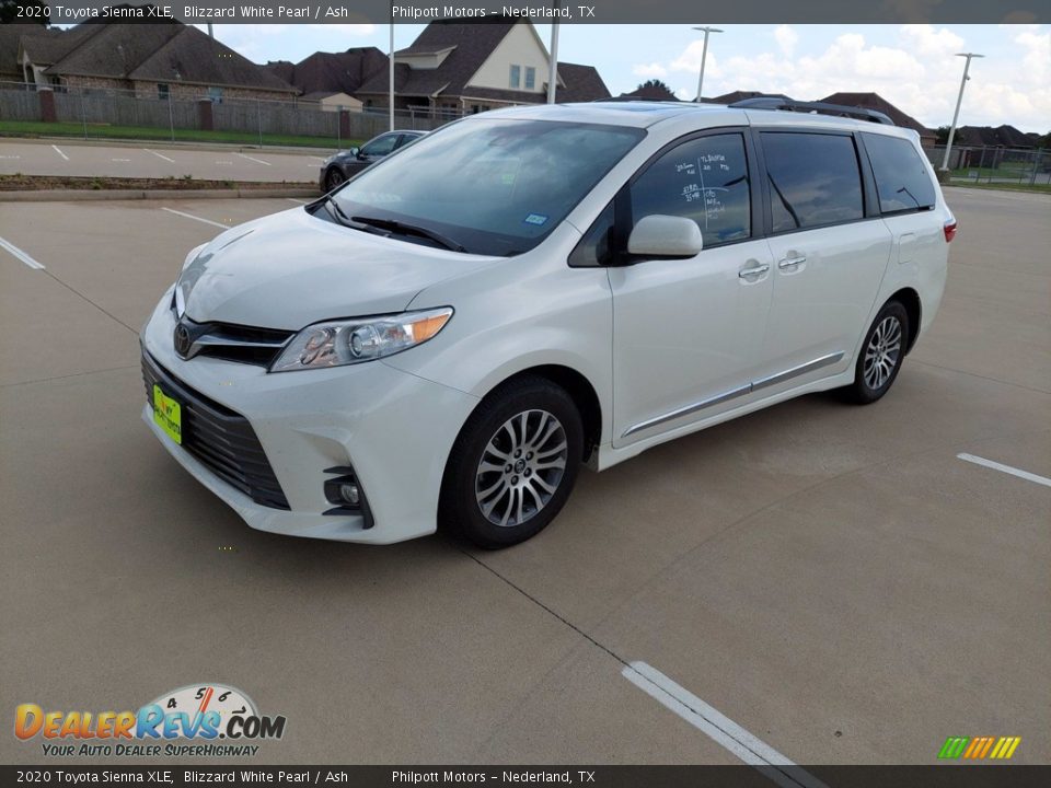 2020 Toyota Sienna XLE Blizzard White Pearl / Ash Photo #3