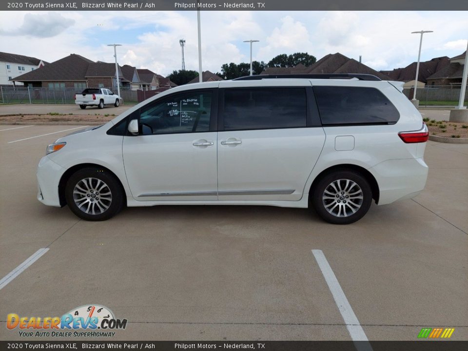 2020 Toyota Sienna XLE Blizzard White Pearl / Ash Photo #4