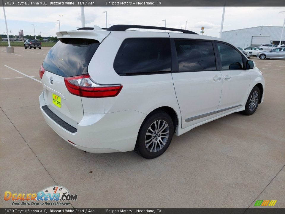 2020 Toyota Sienna XLE Blizzard White Pearl / Ash Photo #7