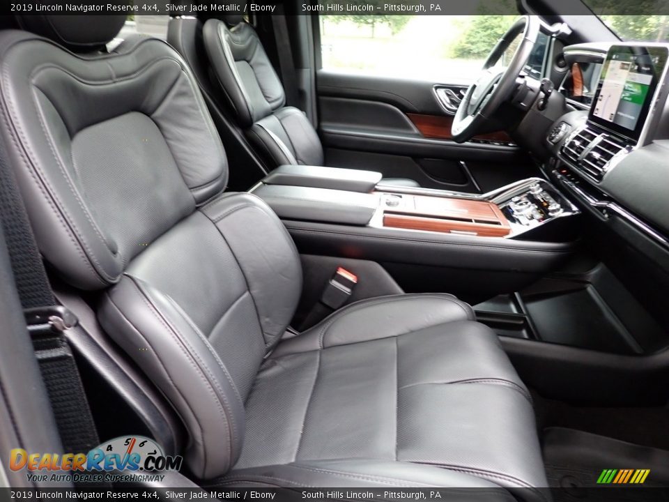 Front Seat of 2019 Lincoln Navigator Reserve 4x4 Photo #11