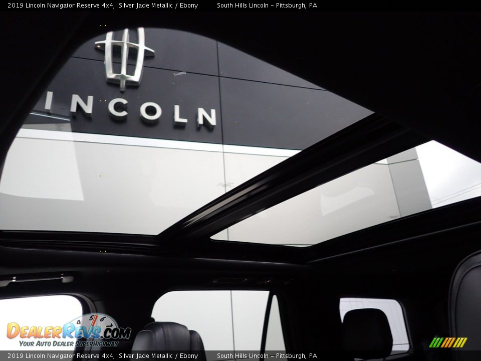 Sunroof of 2019 Lincoln Navigator Reserve 4x4 Photo #20