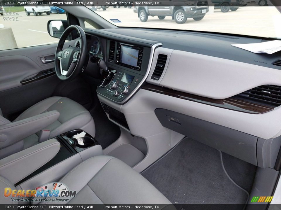 2020 Toyota Sienna XLE Blizzard White Pearl / Ash Photo #28