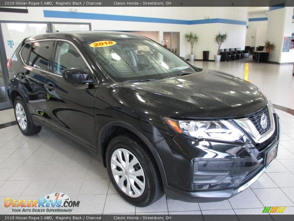 2018 Nissan Rogue S AWD Magnetic Black / Charcoal Photo #3