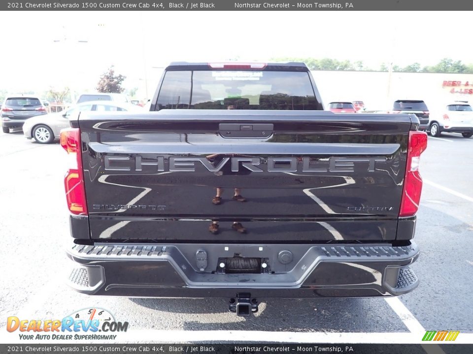 2021 Chevrolet Silverado 1500 Custom Crew Cab 4x4 Black / Jet Black Photo #4