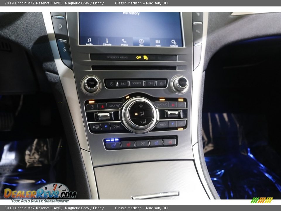 Controls of 2019 Lincoln MKZ Reserve II AWD Photo #13