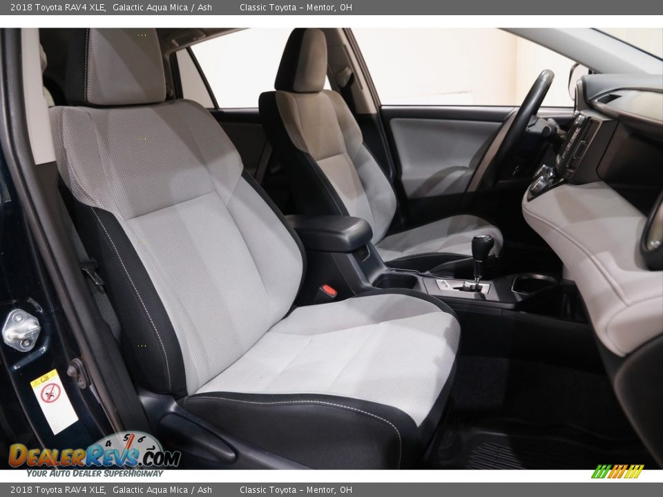 2018 Toyota RAV4 XLE Galactic Aqua Mica / Ash Photo #14