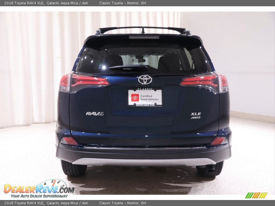 2018 Toyota RAV4 XLE Galactic Aqua Mica / Ash Photo #17