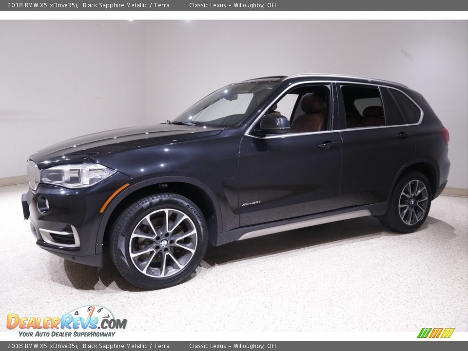 Front 3/4 View of 2018 BMW X5 xDrive35i Photo #3