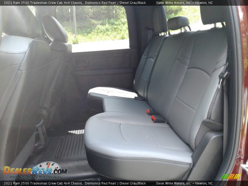 2021 Ram 3500 Tradesman Crew Cab 4x4 Chassis Delmonico Red Pearl / Diesel Gray/Black Photo #12