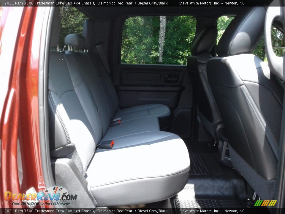 2021 Ram 3500 Tradesman Crew Cab 4x4 Chassis Delmonico Red Pearl / Diesel Gray/Black Photo #14