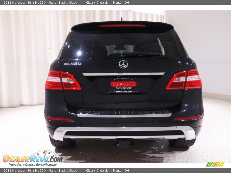 2012 Mercedes-Benz ML 550 4Matic Black / Black Photo #17