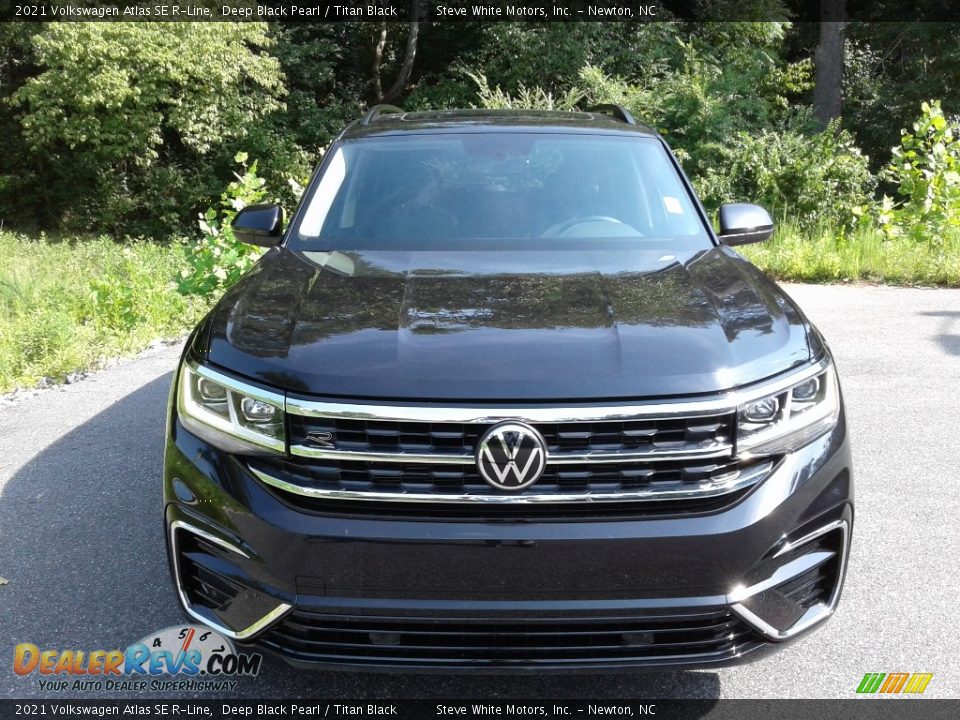 2021 Volkswagen Atlas SE R-Line Deep Black Pearl / Titan Black Photo #4