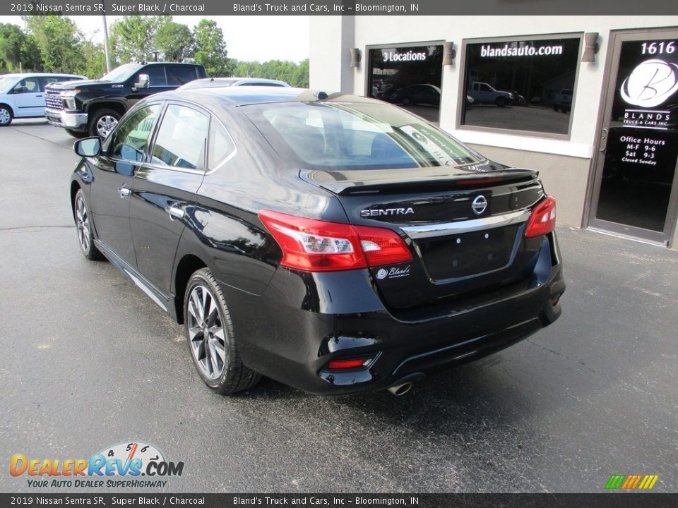 2019 Nissan Sentra SR Super Black / Charcoal Photo #3