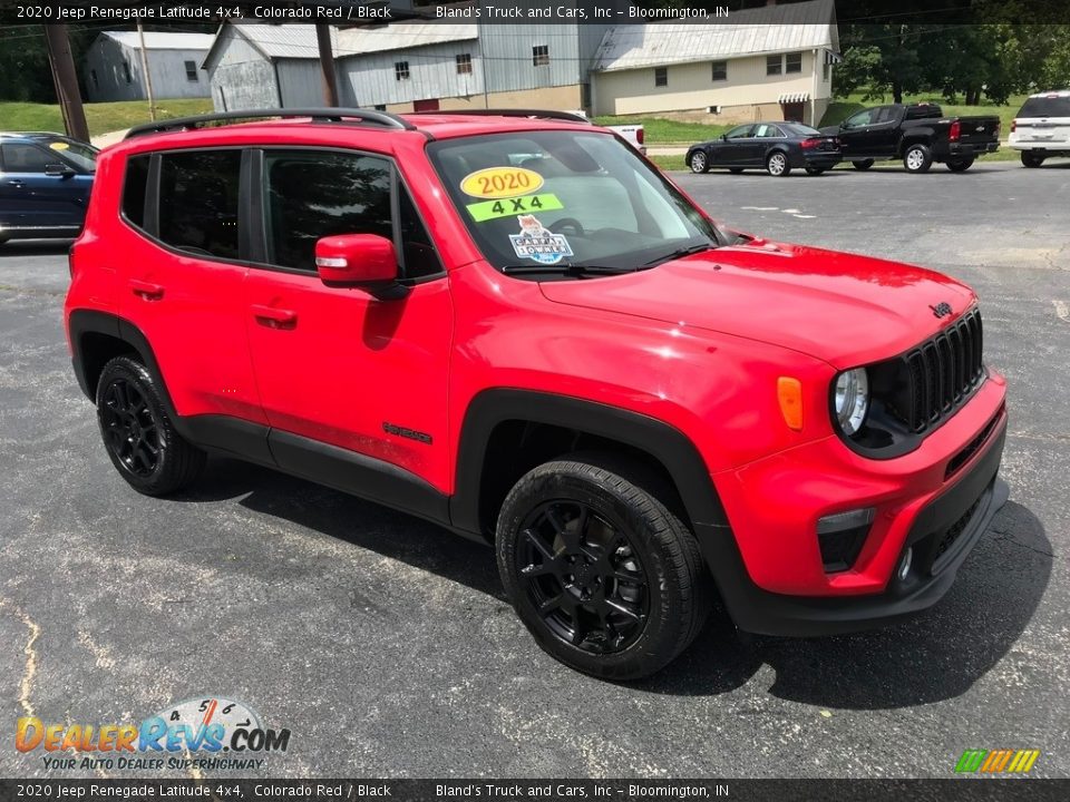 Front 3/4 View of 2020 Jeep Renegade Latitude 4x4 Photo #4