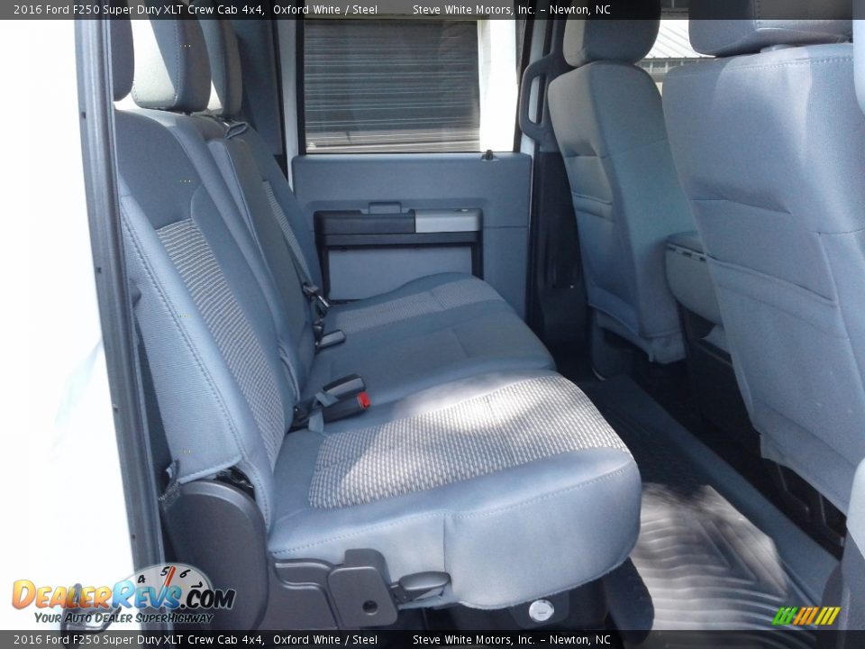 2016 Ford F250 Super Duty XLT Crew Cab 4x4 Oxford White / Steel Photo #17