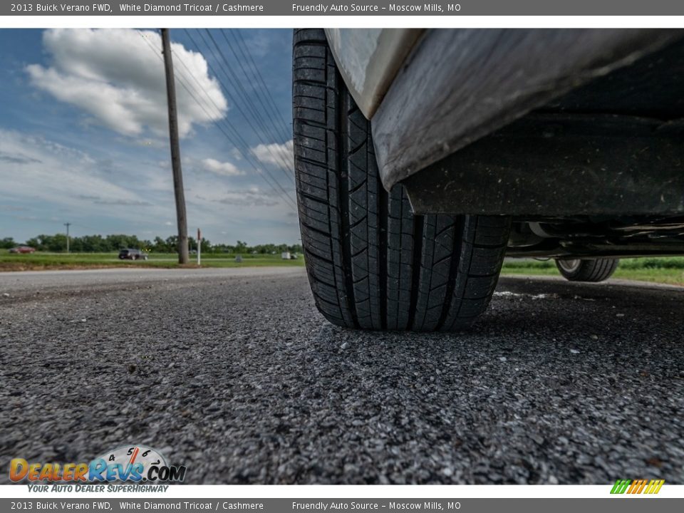 2013 Buick Verano FWD White Diamond Tricoat / Cashmere Photo #11