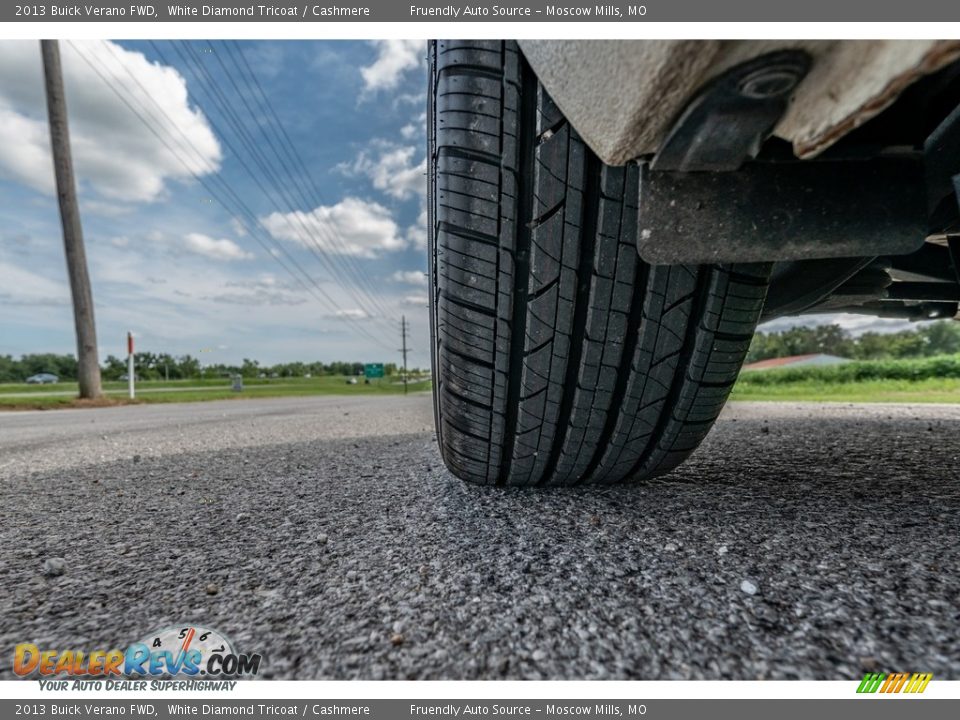 2013 Buick Verano FWD White Diamond Tricoat / Cashmere Photo #12