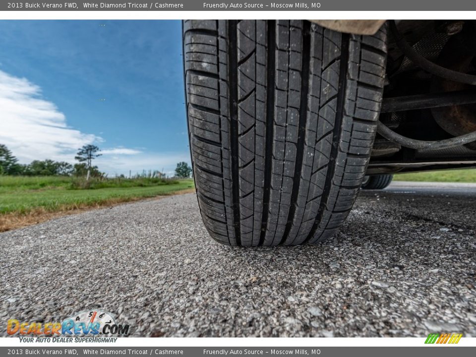 2013 Buick Verano FWD White Diamond Tricoat / Cashmere Photo #14