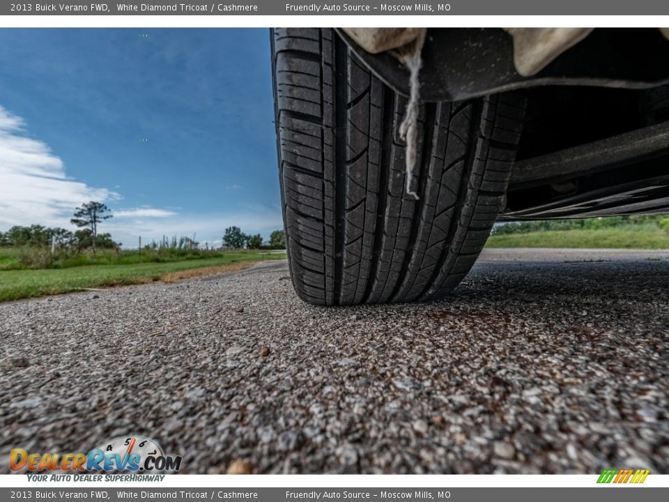 2013 Buick Verano FWD White Diamond Tricoat / Cashmere Photo #15