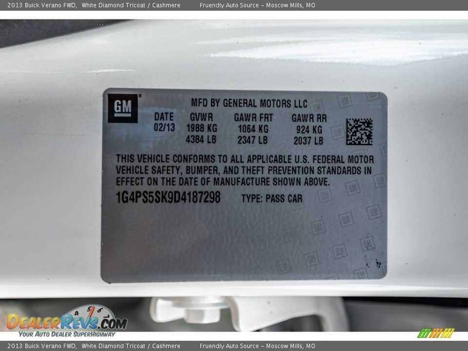 2013 Buick Verano FWD White Diamond Tricoat / Cashmere Photo #36