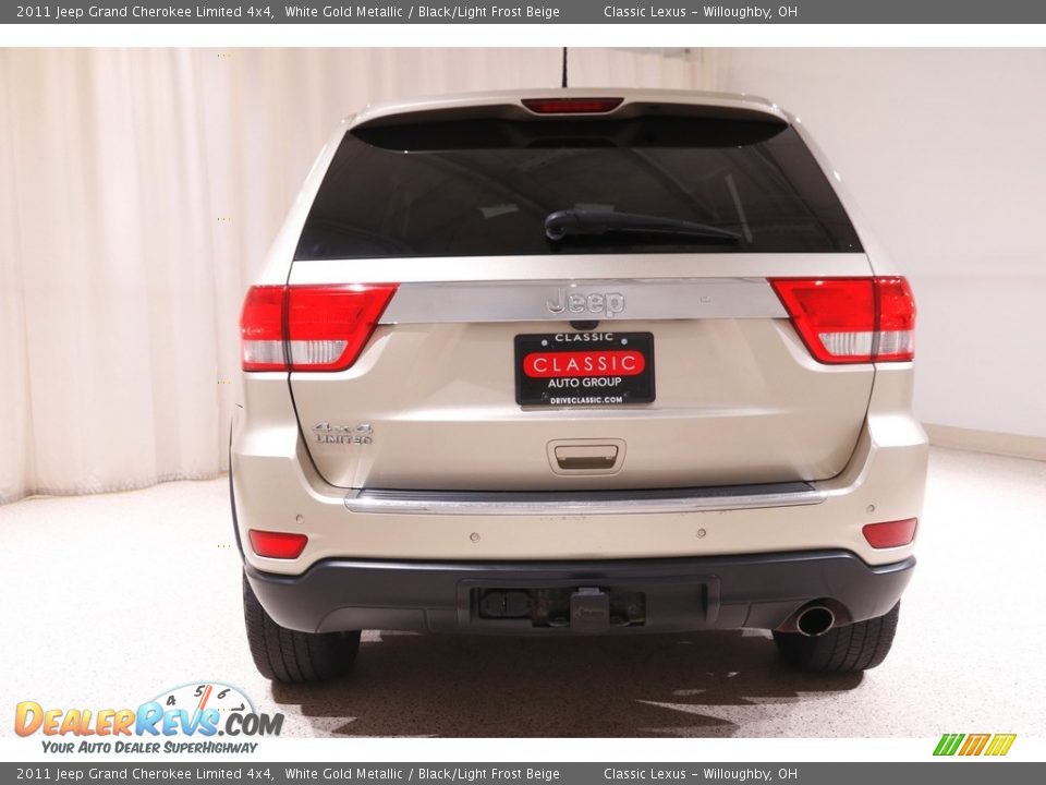 2011 Jeep Grand Cherokee Limited 4x4 White Gold Metallic / Black/Light Frost Beige Photo #17