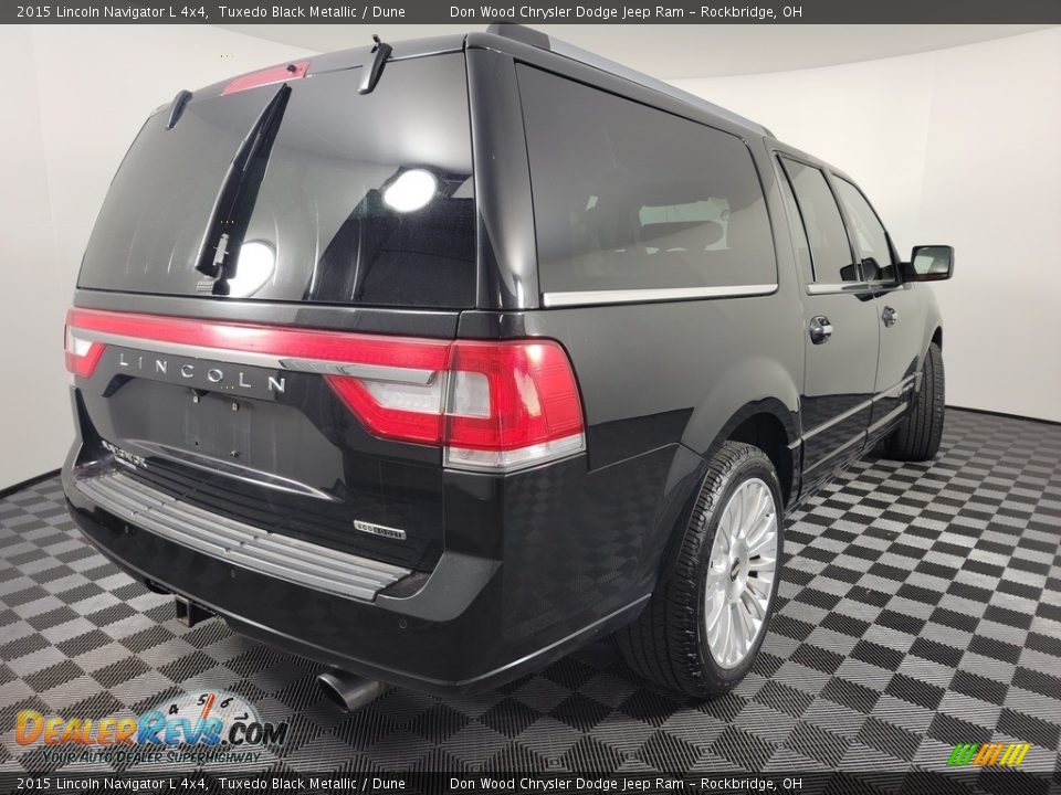 2015 Lincoln Navigator L 4x4 Tuxedo Black Metallic / Dune Photo #12