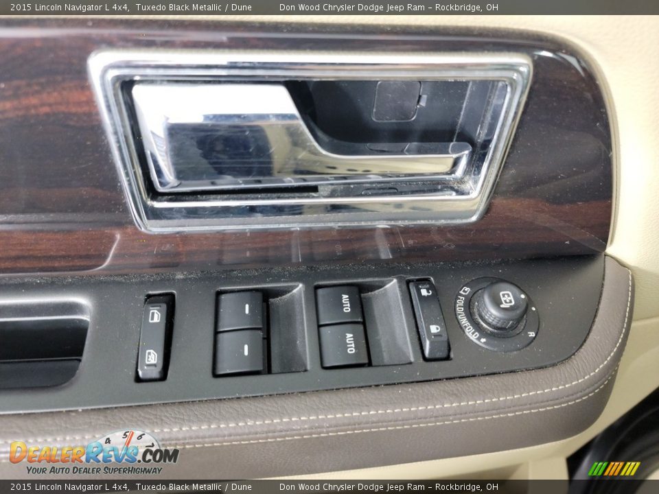 Door Panel of 2015 Lincoln Navigator L 4x4 Photo #20