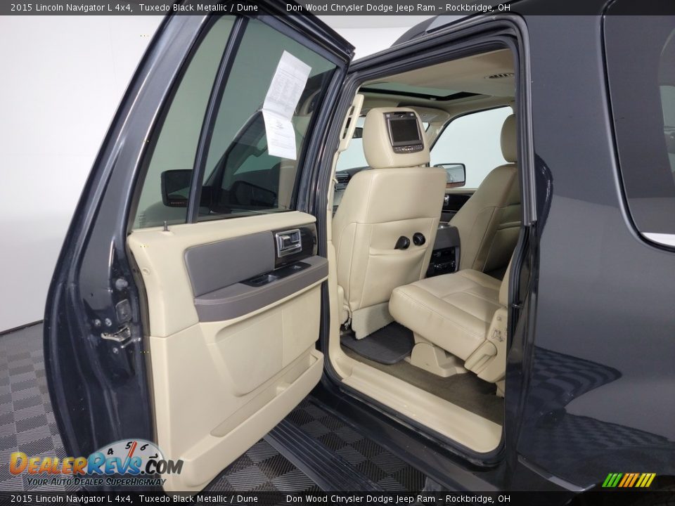 Door Panel of 2015 Lincoln Navigator L 4x4 Photo #28