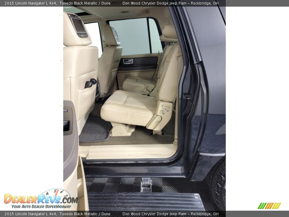 Rear Seat of 2015 Lincoln Navigator L 4x4 Photo #30